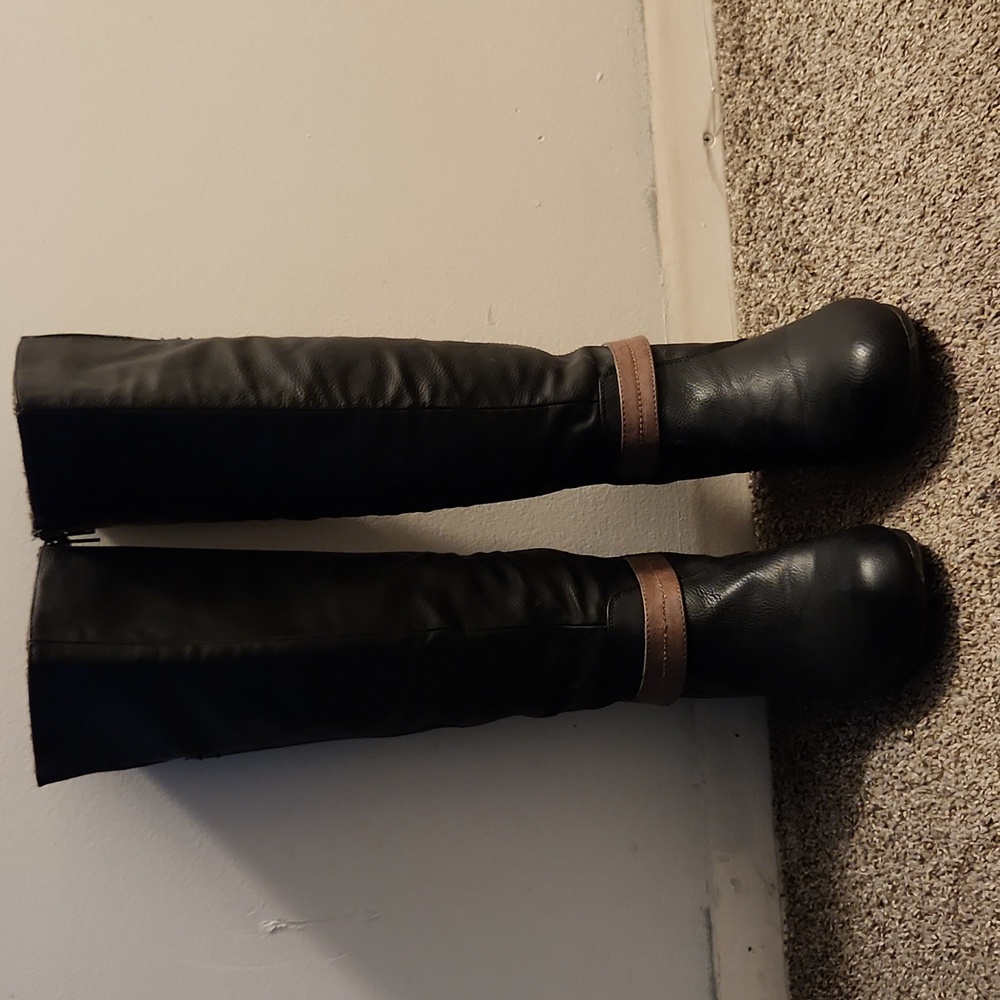 Ladies lined boots. Size 8